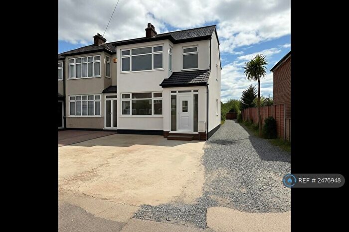 5 Bedroom Semi-Detached House To Rent In Mowbrays Road, Romford, RM5