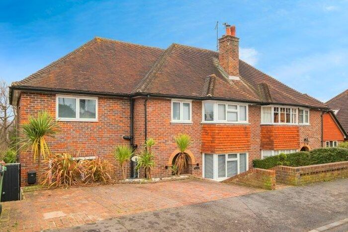 3 Bedroom Property To Rent In Pewley Way, Guildford, GU1