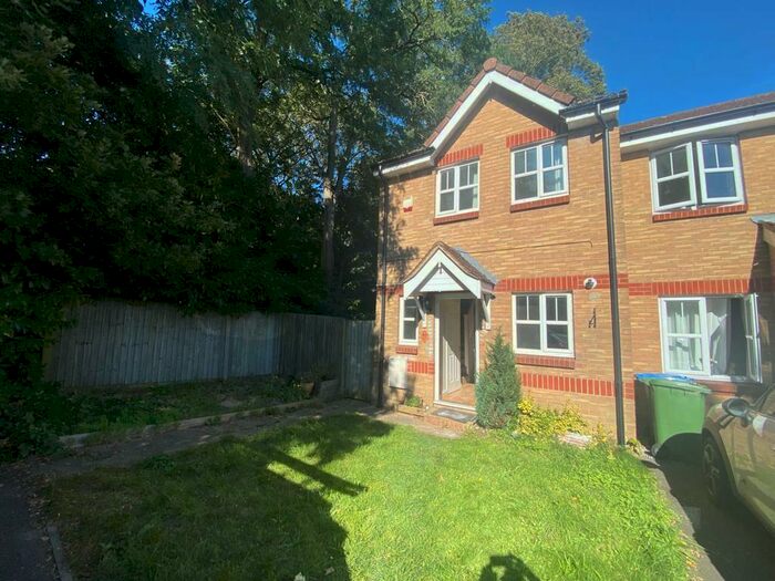2 Bedroom End Of Terrace House To Rent In Bevan Close, SO19