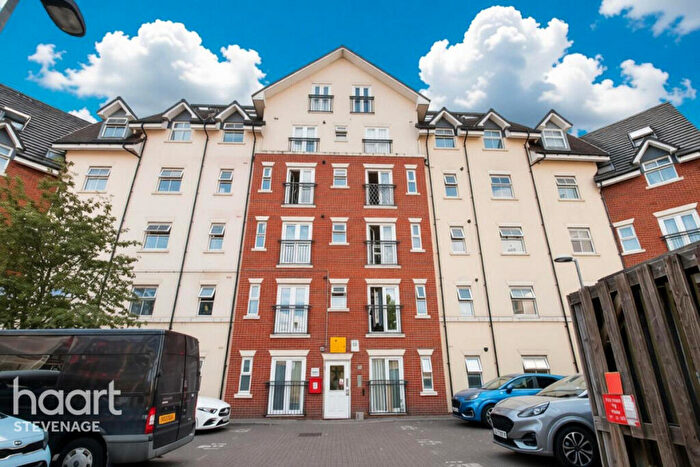 2 Bedroom Apartment For Sale In Townsend Mews, Stevenage, SG1