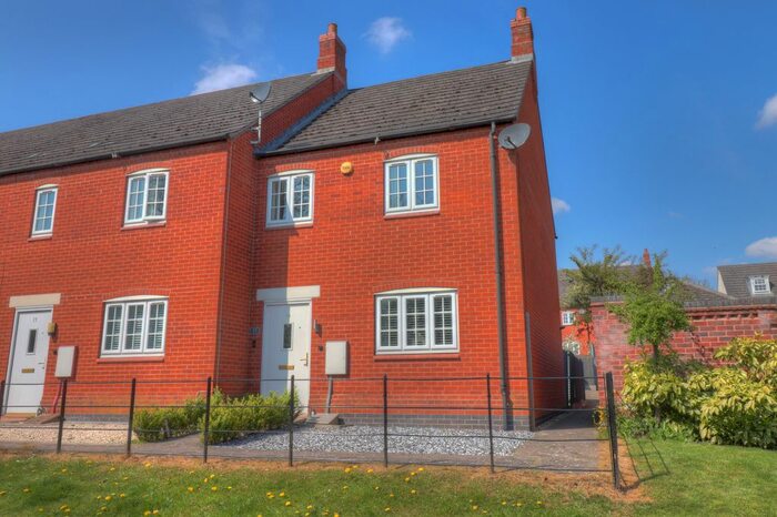 2 Bedroom Town House For Sale In Long Close, Anstey, Leicester, LE7