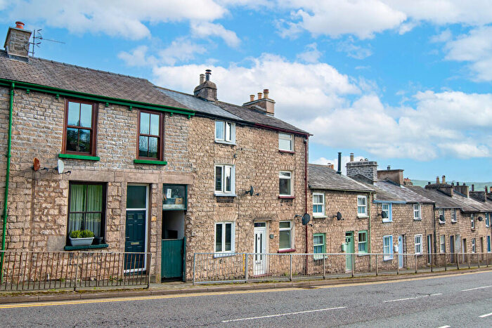 3 Bedroom Terraced House For Sale In Windermere Road, Kendal, LA9