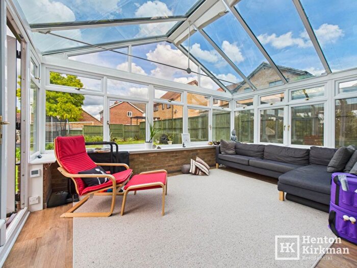 6 Bedroom Detached House For Sale In Hornbeam Way, Basildon, SS15