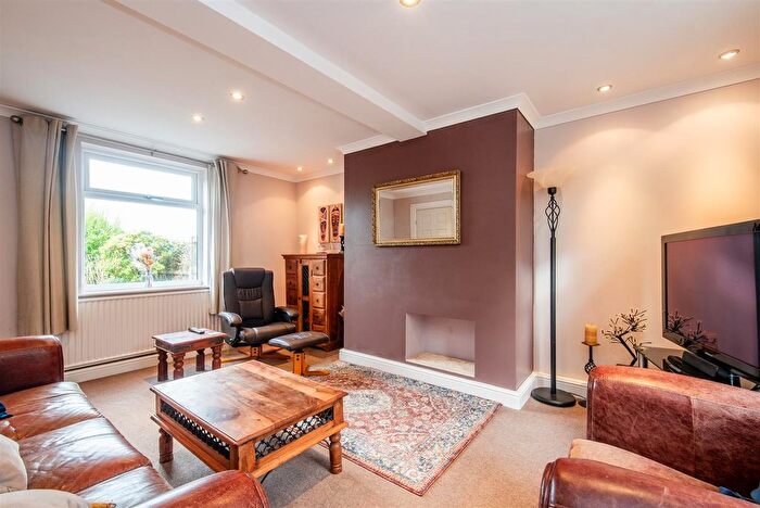 3 Bedroom Semi-detached House For Sale In Sandy Lane, Leyland, PR25