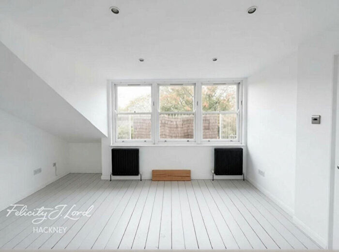 3 Bedroom Flat To Rent In Evering Road, London, E5