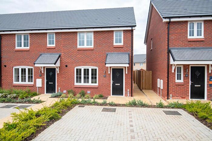 3 Bedroom End Of Terrace House To Rent In Blackthorn Grove, Wellingborough, NN8