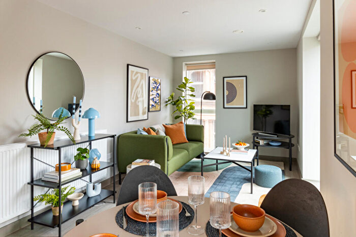 1 Bedroom Apartment To Rent In Candleriggs, Trongate, Glasgow, G1