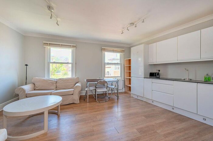 2 Bedroom Flat To Rent In Hofland Road, Brook Green, London, W14