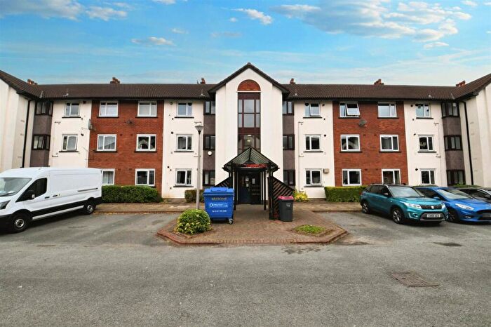 3 Bedroom Apartment For Sale In Squires Court, Canterbury Gardens, Eccles New Road, M5