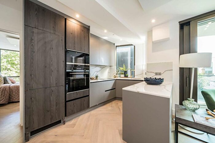 2 Bedroom Flat For Sale In East Hill, Wandsworth, SW18