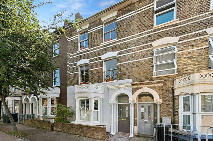 3 Bedroom Flat For Sale In John Campbell Road, London, N16