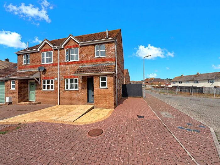 3 Bedroom Semi Detached House For Sale In Elveroakes Way, Wyke Regis, DT4