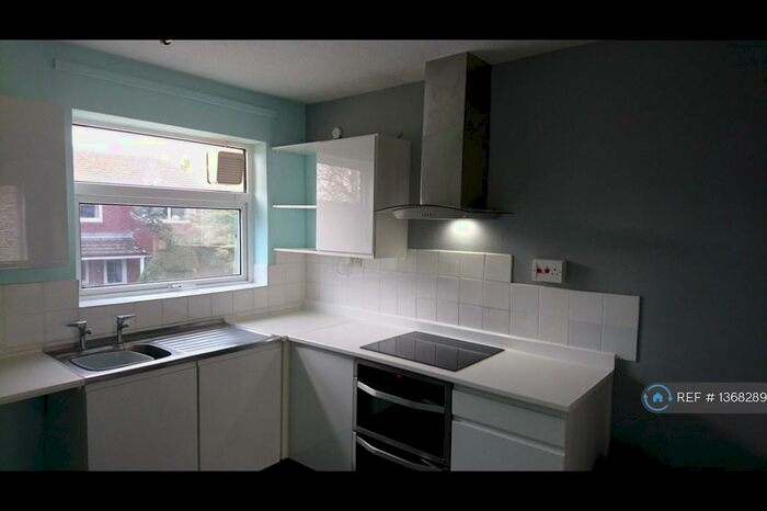 2 Bedroom Flat To Rent In Highbank Road, Northwich, CW8