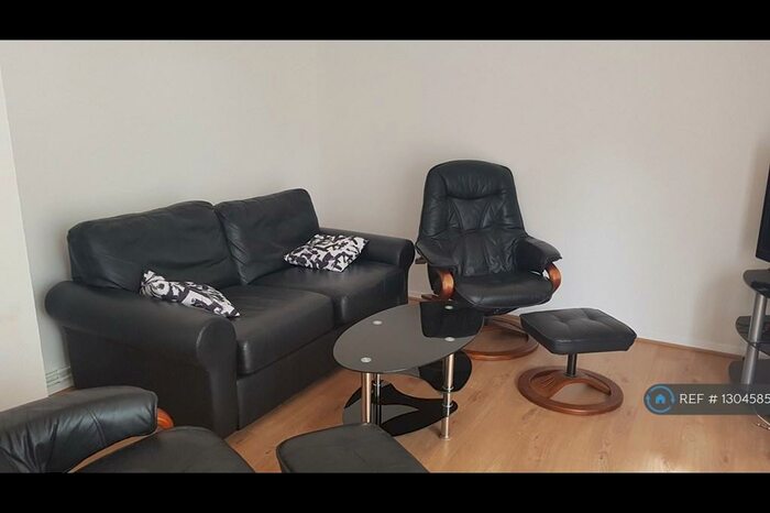 3 Bedroom End Of Terrace House To Rent In Rye Close, Guildford, GU2