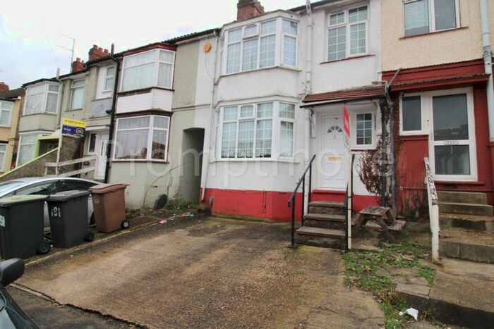 3 Bedroom Property To Rent In Runley Road, Luton, LU1