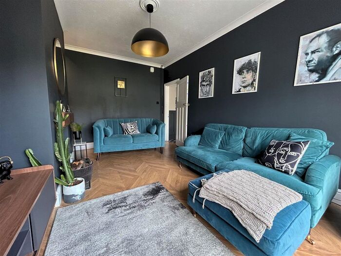 3 Bedroom Semi-Detached House To Rent In Taylors Avenue, Cleethorpes, DN35