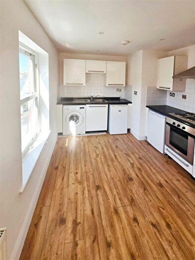 2 Bedroom Flat To Rent In Chelsea Road, Southsea, Hampshire, PO5