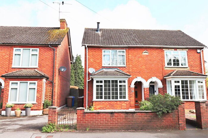 3 Bedroom Semi-Detached House For Sale In Fleet Road, Farnborough, GU14