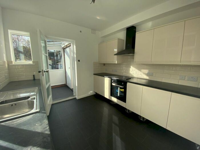 1 Bedroom Flat To Rent In Meads Street, Eastbourne BN20