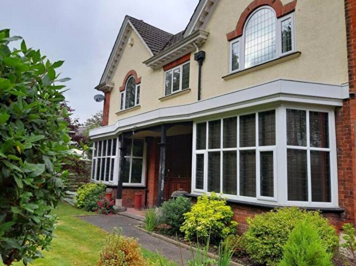 2 Bedroom Flat To Rent In Langcliffe Avenue, Harrogate, HG2