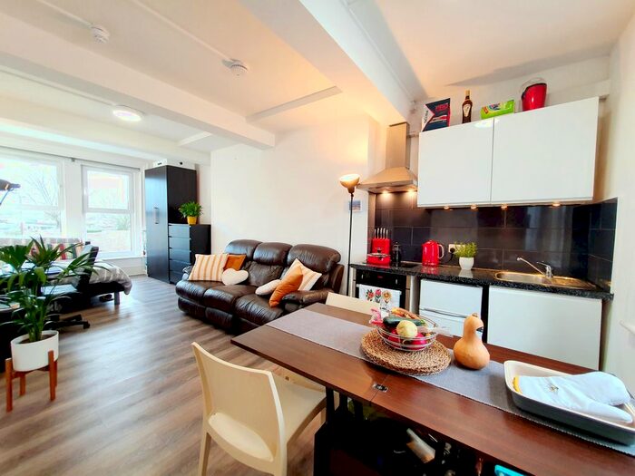 1 Bedroom Studio To Rent In Warspite Road, London, SE18