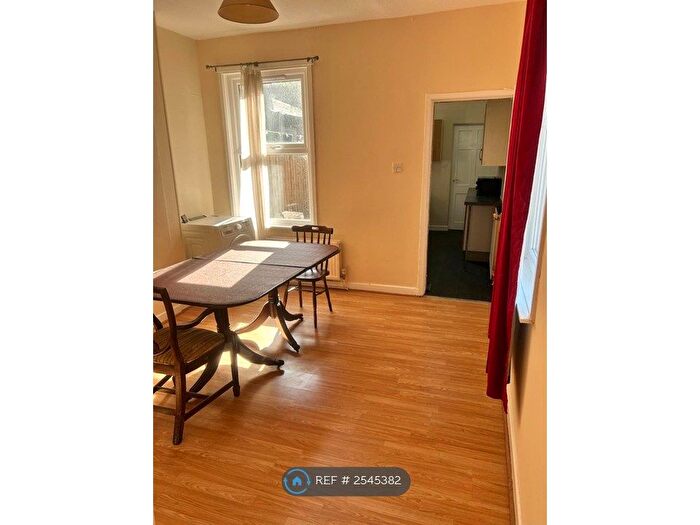 3 Bedroom End Of Terrace House To Rent In Burnmoor Street, Leicester, LE2