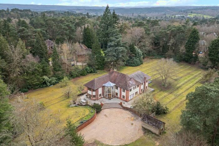 5 Bedroom Detached House For Sale In Crooksbury Road, Farnham, GU10