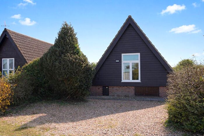 1 Bedroom Bungalow For Sale In Kingfisher, Isleham Marina, Isleham, Ely, CB7