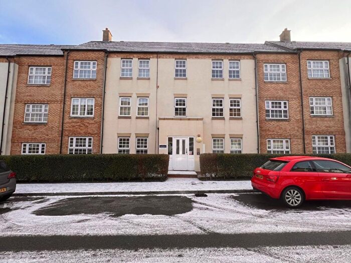 2 Bedroom Flat To Rent In Finney Drive, Grange Park, Northampton, NN4