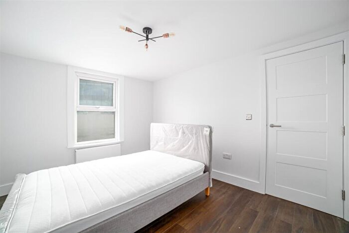 2 Bedroom Flat To Rent In Camden High Street, London, NW1