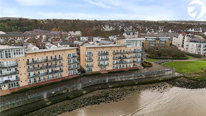 2 Bedroom Flat For Sale In Lightermans Way, Greenhithe, Kent, DA9