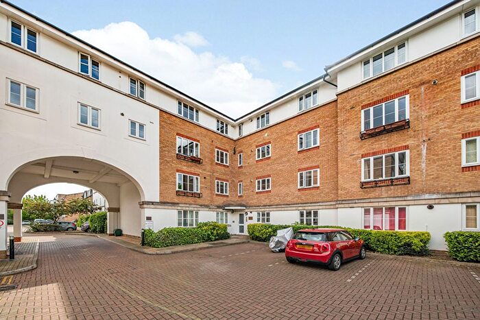 2 Bedroom Flat For Sale In Goddard Place, London, N19