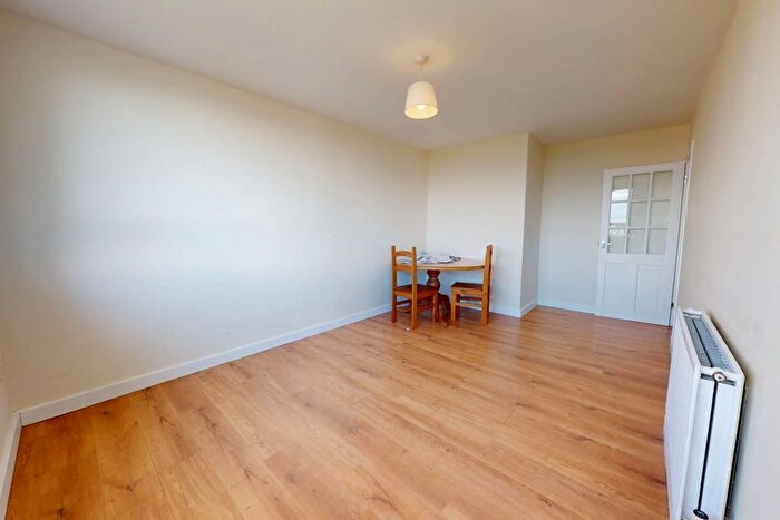 2 Bedroom Flat For Sale In George Downing Estate, London, N16
