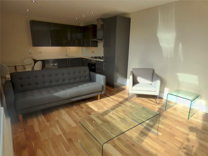 2 Bedroom Flat To Rent In Baldwin House, Harrow On The Hill, HA1