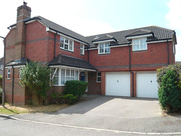 5 Bedroom Detached House To Rent In Birchwood Close, Maidenbower, Crawley, RH10
