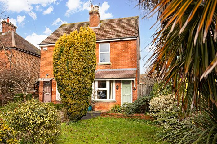 2 Bedroom Cottage For Sale In Ladbroke Road, Horley, RH6