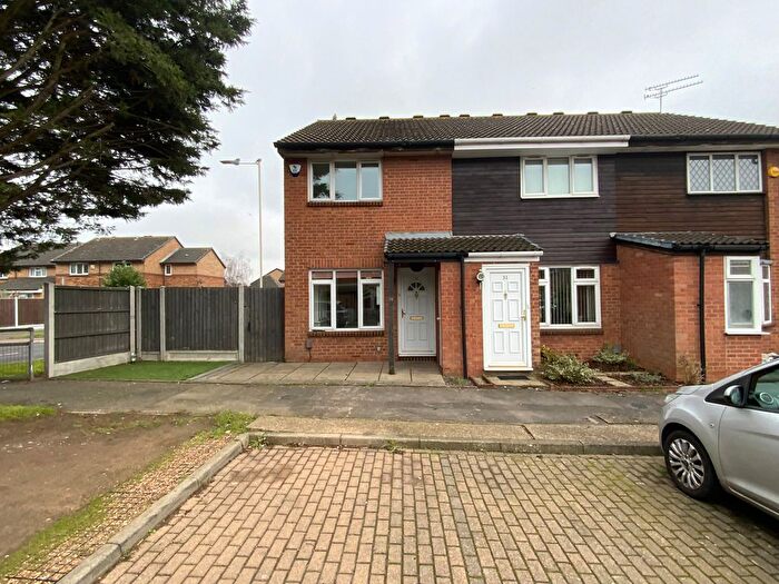 2 Bedroom End Of Terrace House To Rent In Carbury Close, Hornchurch, RM12