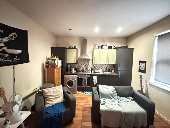 1 Bedroom Flat To Rent In Brudenell Grove, Leeds, LS6