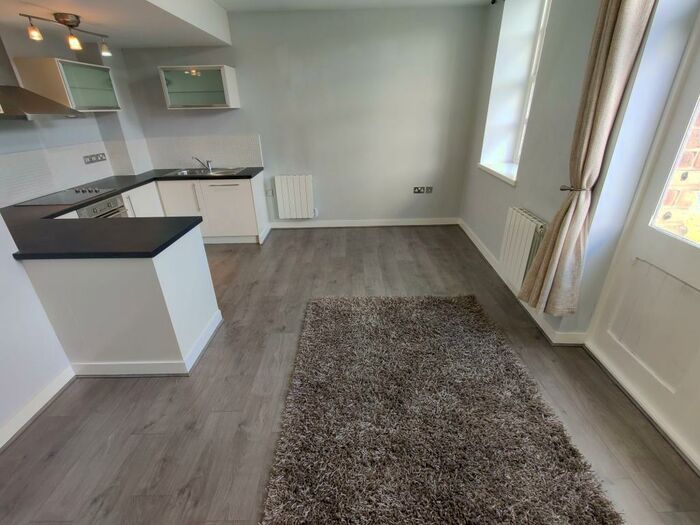 2 Bedroom Ground Flat To Rent In Berwick Street, Causeway House Berwick Street, HX1