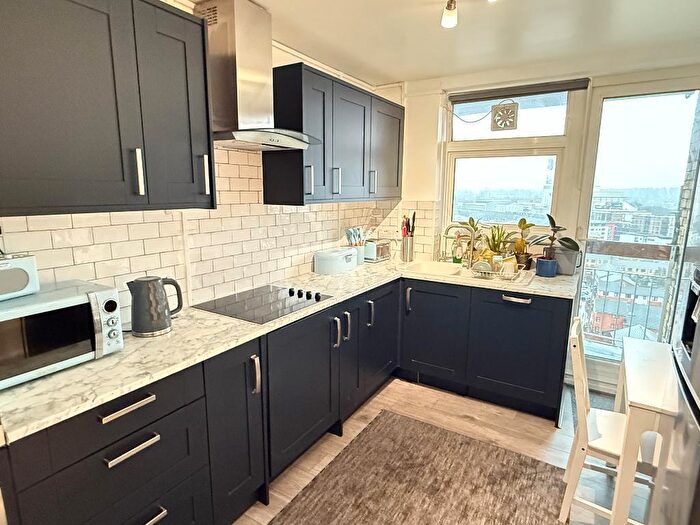 2 Bedroom Flat To Rent In Tissington Court, Rotherhithe New Road, London, SE16