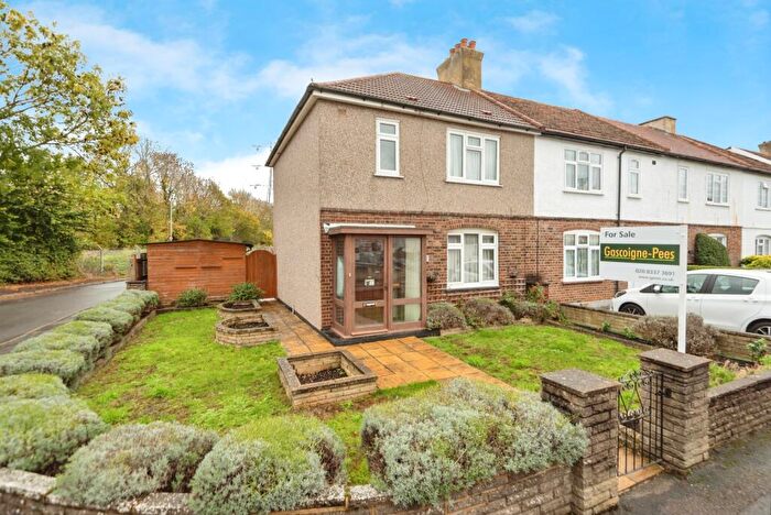 3 Bedroom End Of Terrace House For Sale In Idmiston Square, Worcester Park, KT4