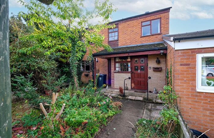 3 Bedroom Semi-detached House For Sale In Falcon Crescent, Bidford-On-Avon, B50