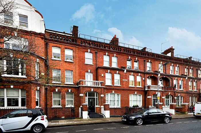 1 Bedroom Flat To Rent In Perham Road, Barons Court, London, W14
