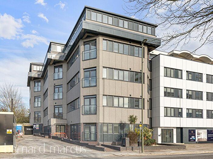 1 Bedroom Apartment To Rent In - High Road, London, N20