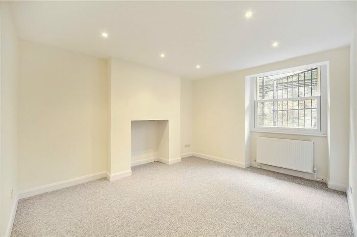 2 Bedroom Maisonette To Rent In Eversholt Street, London, NW1