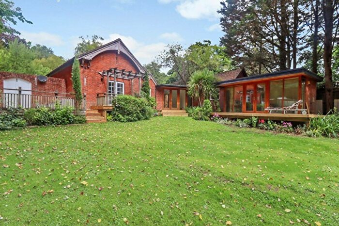 4 Bedroom Detached House For Sale In Main Road, Fishers Pond, SO50