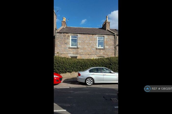 3 Bedroom Flat To Rent In Upper Villa, Aberdeen, AB25