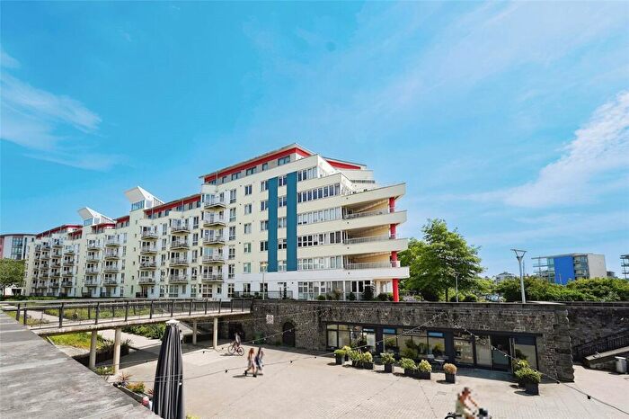 2 Bedroom Apartment To Rent In The Crescent, Hannover Quay, Bristol Harbourside, BS1