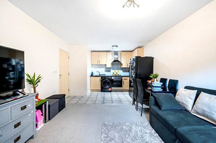 1 Bedroom Apartment For Sale In Kenton Road, Harrow, HA3