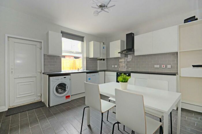 3 Bedroom Terraced House To Rent In Alderson Road, Sheffield, S2